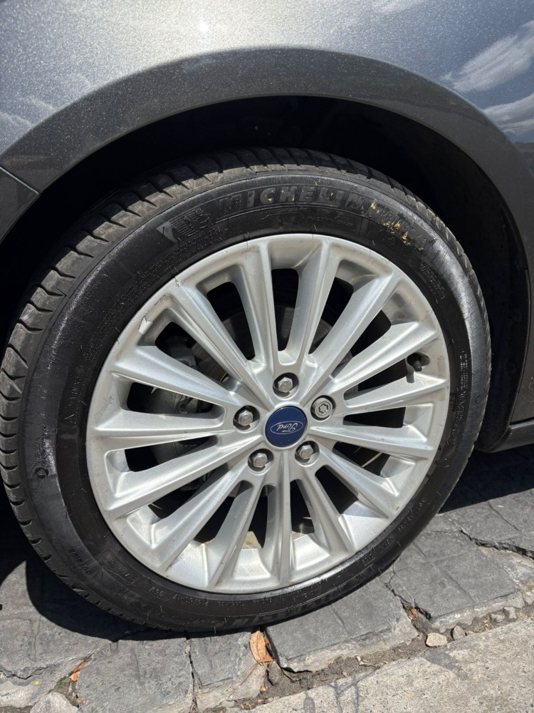 Ford Focus III Titanium sedan — foto 2